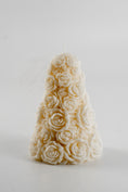 Kép betöltése a Galéria nézőbe, Rose Tree Candle Trio