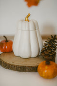 Kép betöltése a Galéria nézőbe, Classic Pumpkin gyertyatartó
