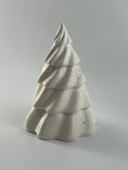 Kép betöltése a Galéria nézőbe, Mystical Stacking Christmas Tree gyertyatartó
